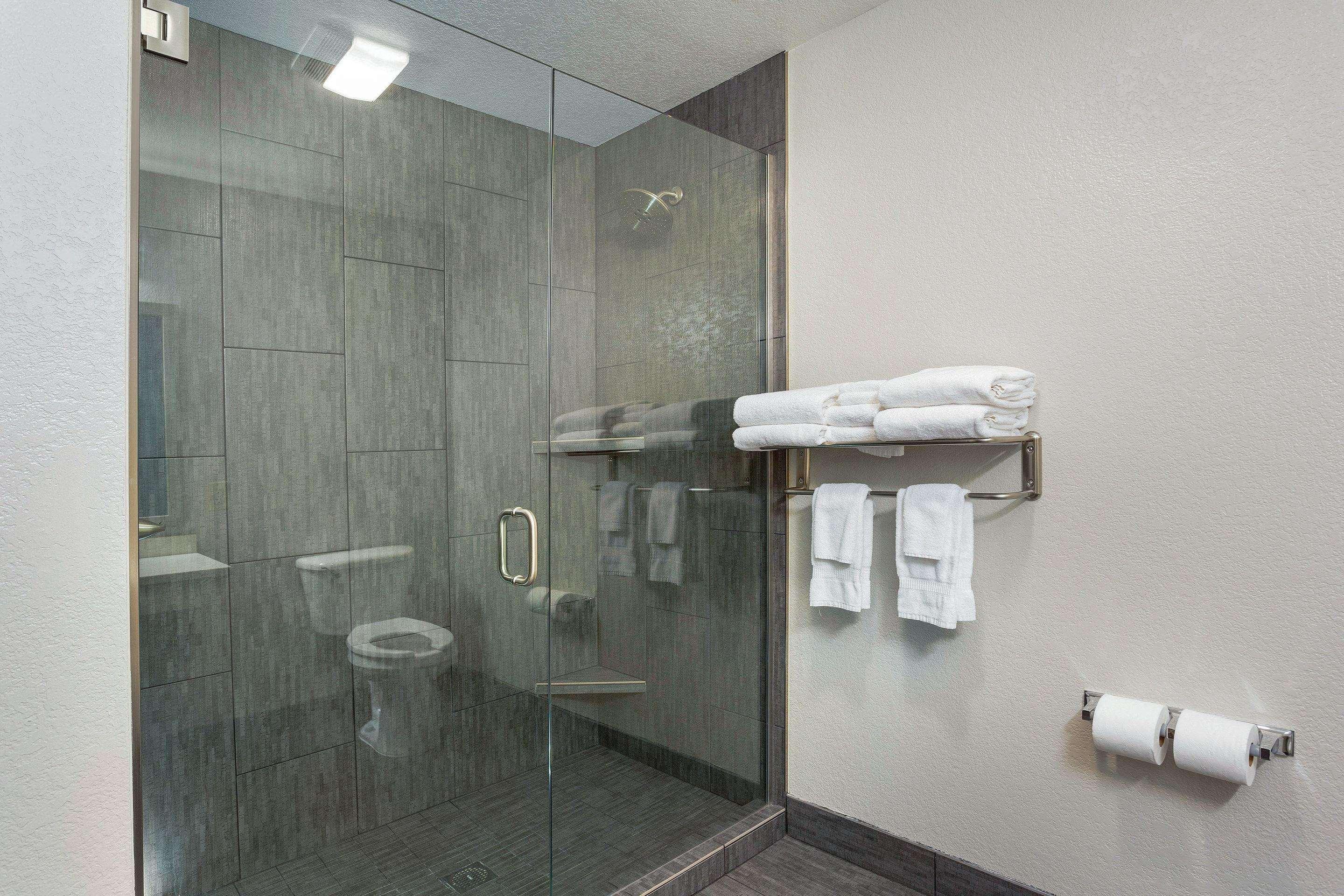 Comfort Inn & Suites Tualatin - Lake Oswego South Exterior photo