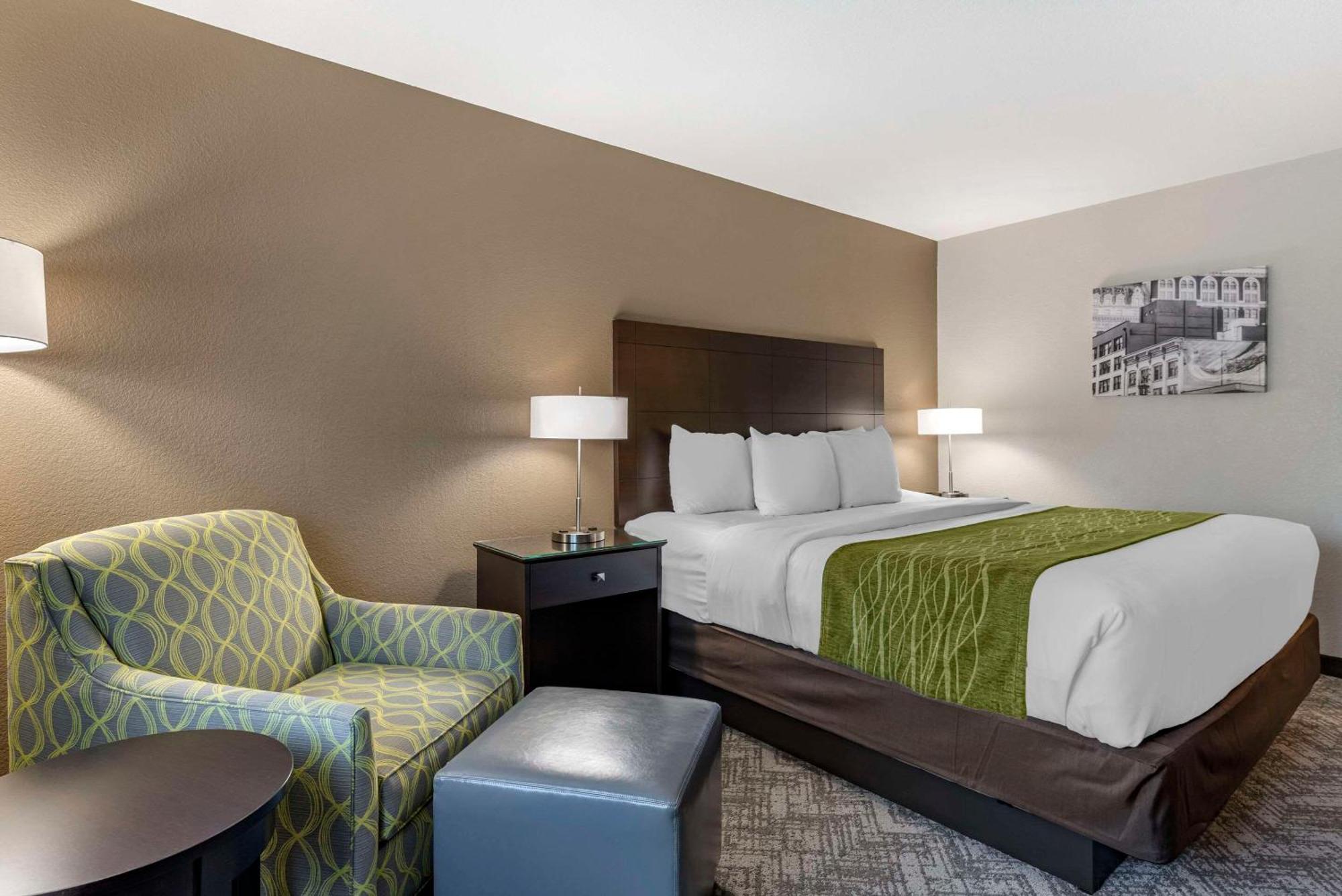 Comfort Inn & Suites Tualatin - Lake Oswego South Exterior photo