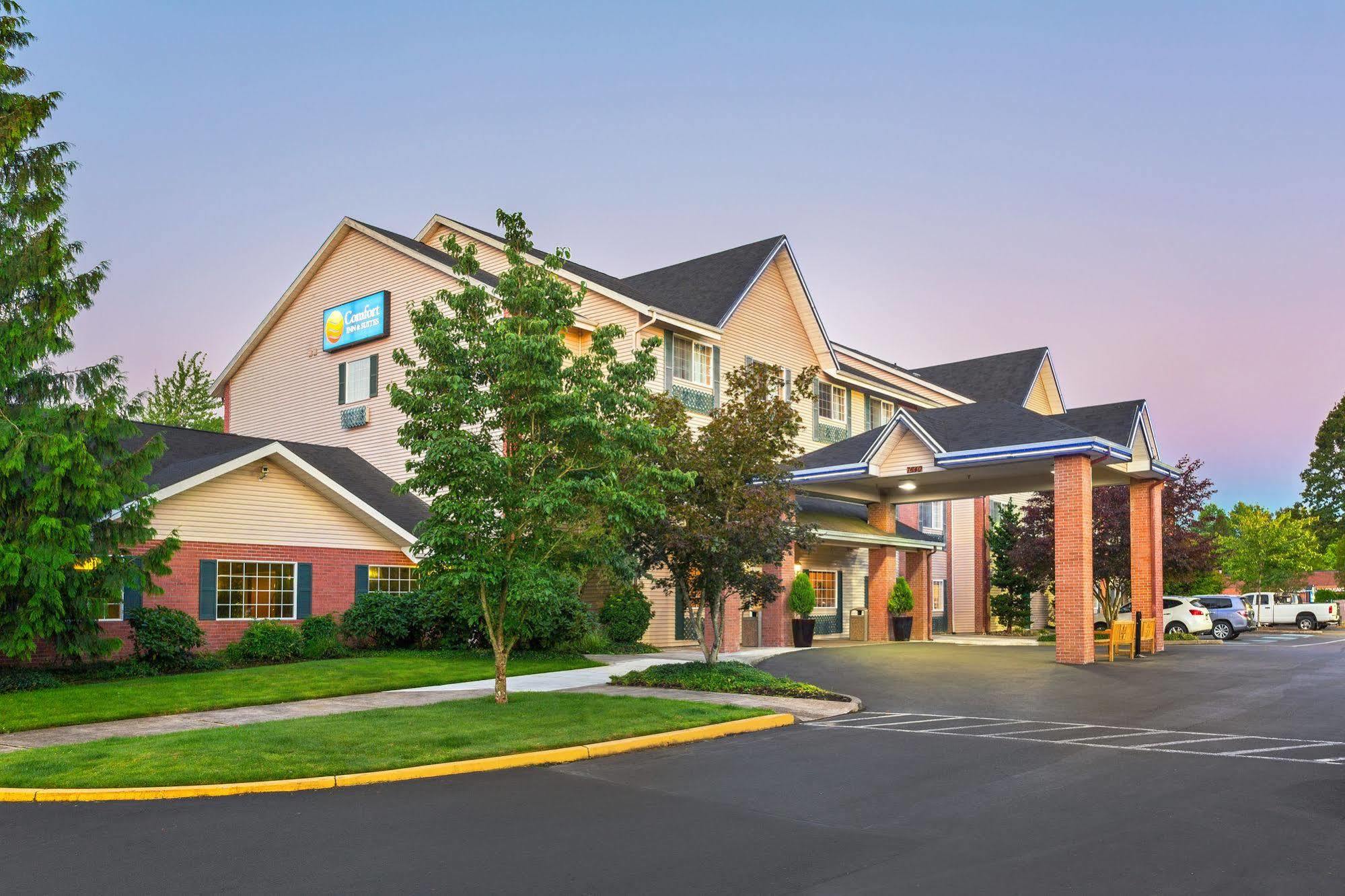 Comfort Inn & Suites Tualatin - Lake Oswego South Exterior photo